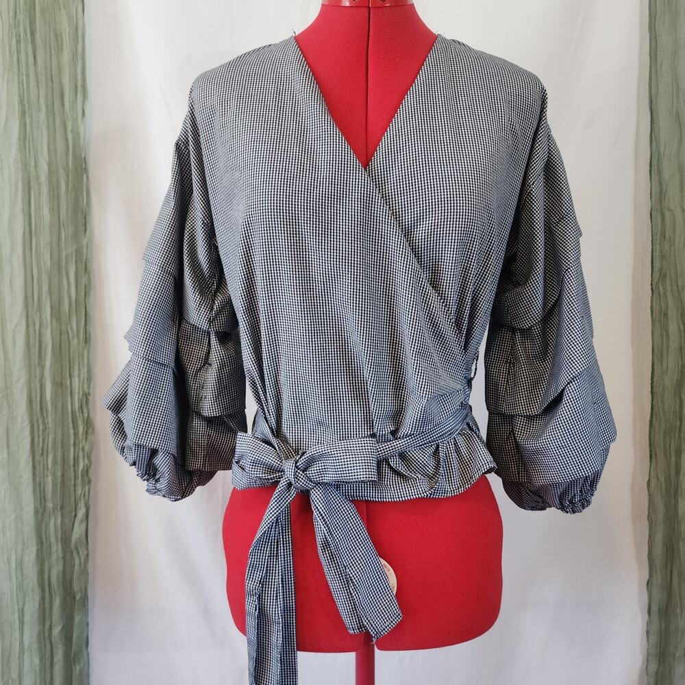 Iky & Me Black and White Gangnam Wrap Puffy Sleeves Blouse Size S‎